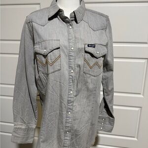 Wrangler Gray Long Sleeve Button-Up Shirt